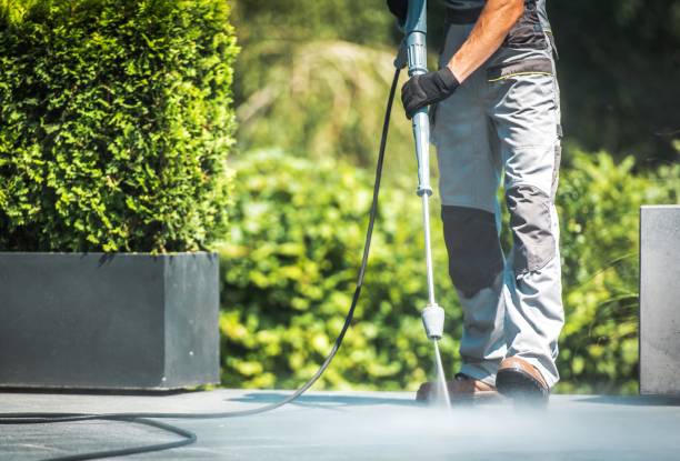 Best Animal Enclosure Cleaning  in Newark, TX